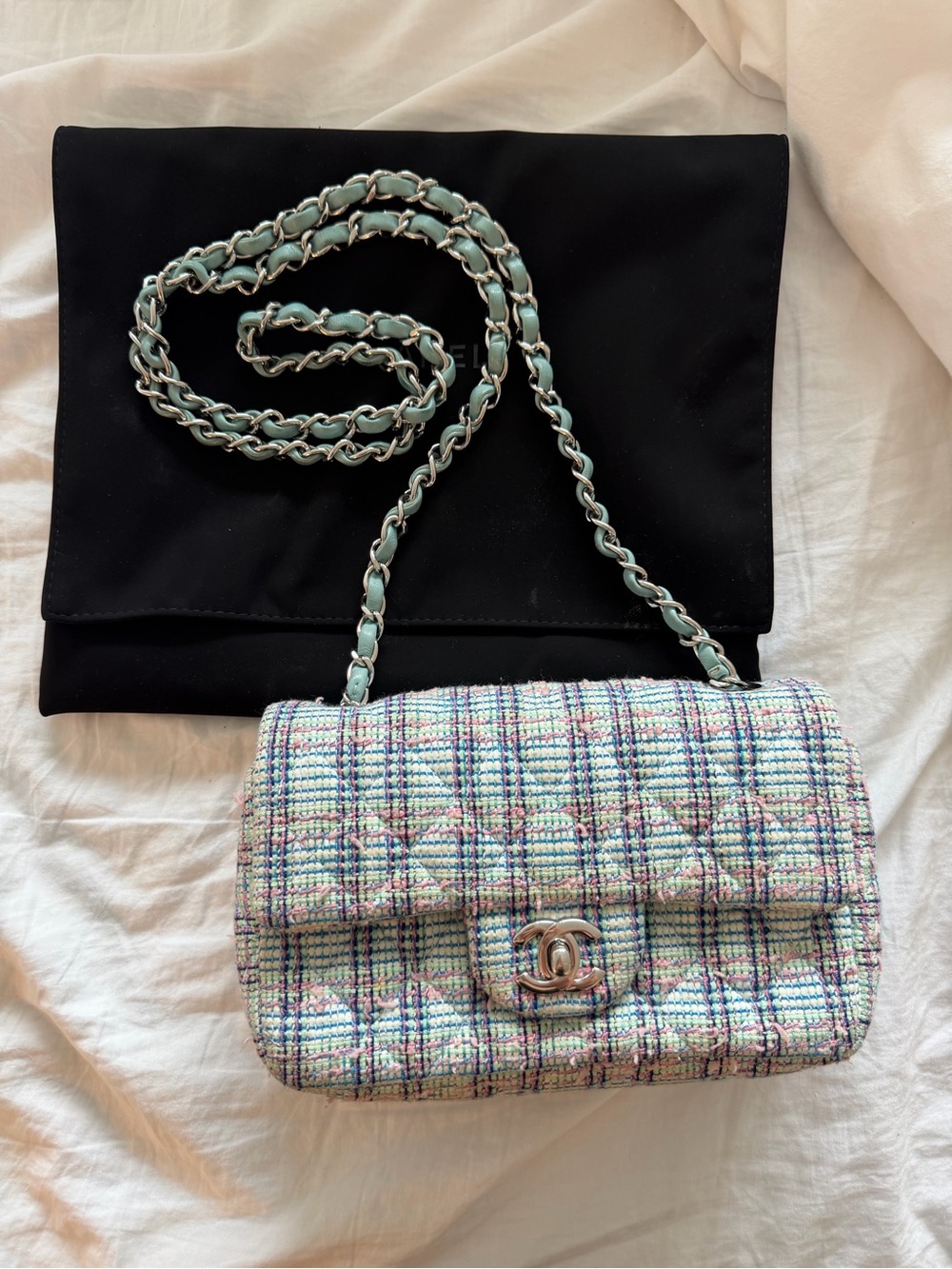 Chanel Tweed Mini Single Flap - SS 2020 Collection - Picture 2 of 12